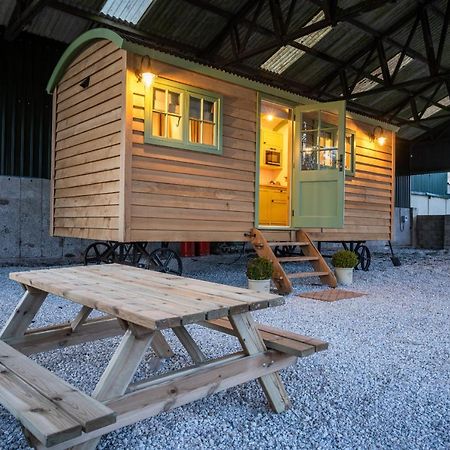 Finest Retreats - The Shepherd'S Hut At Northcombe Farm Villa Beaworthy Exterior foto