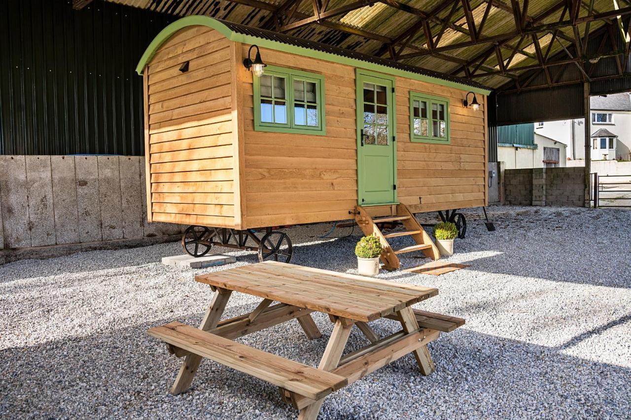 Finest Retreats - The Shepherd'S Hut At Northcombe Farm Villa Beaworthy Exterior foto