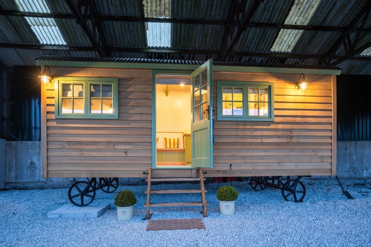 Finest Retreats - The Shepherd'S Hut At Northcombe Farm Villa Beaworthy Exterior foto